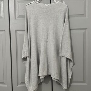 LULULEMON Light Grey Shaw / Wrap / Cover Up / Sweater Size Small - BRAND NEW